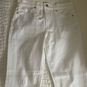 NWT White High Rise distressed jeans